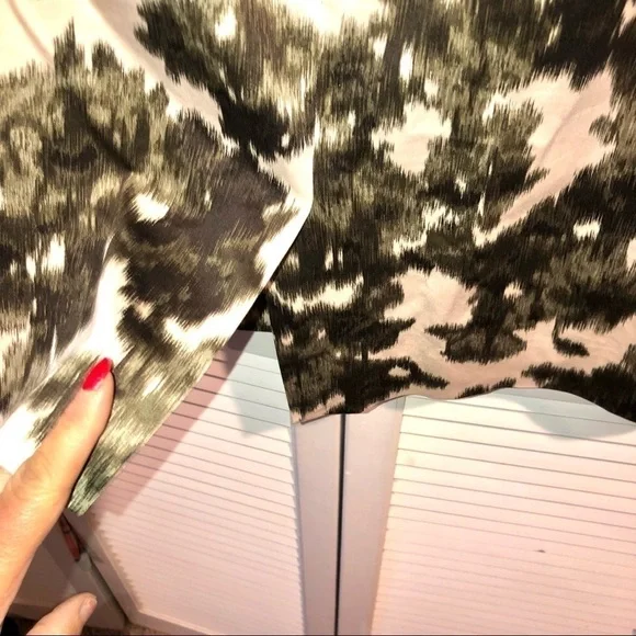 J Crew Blurred Olive Abstract Stretch Skirt Size 10 - Picture 6 of 9